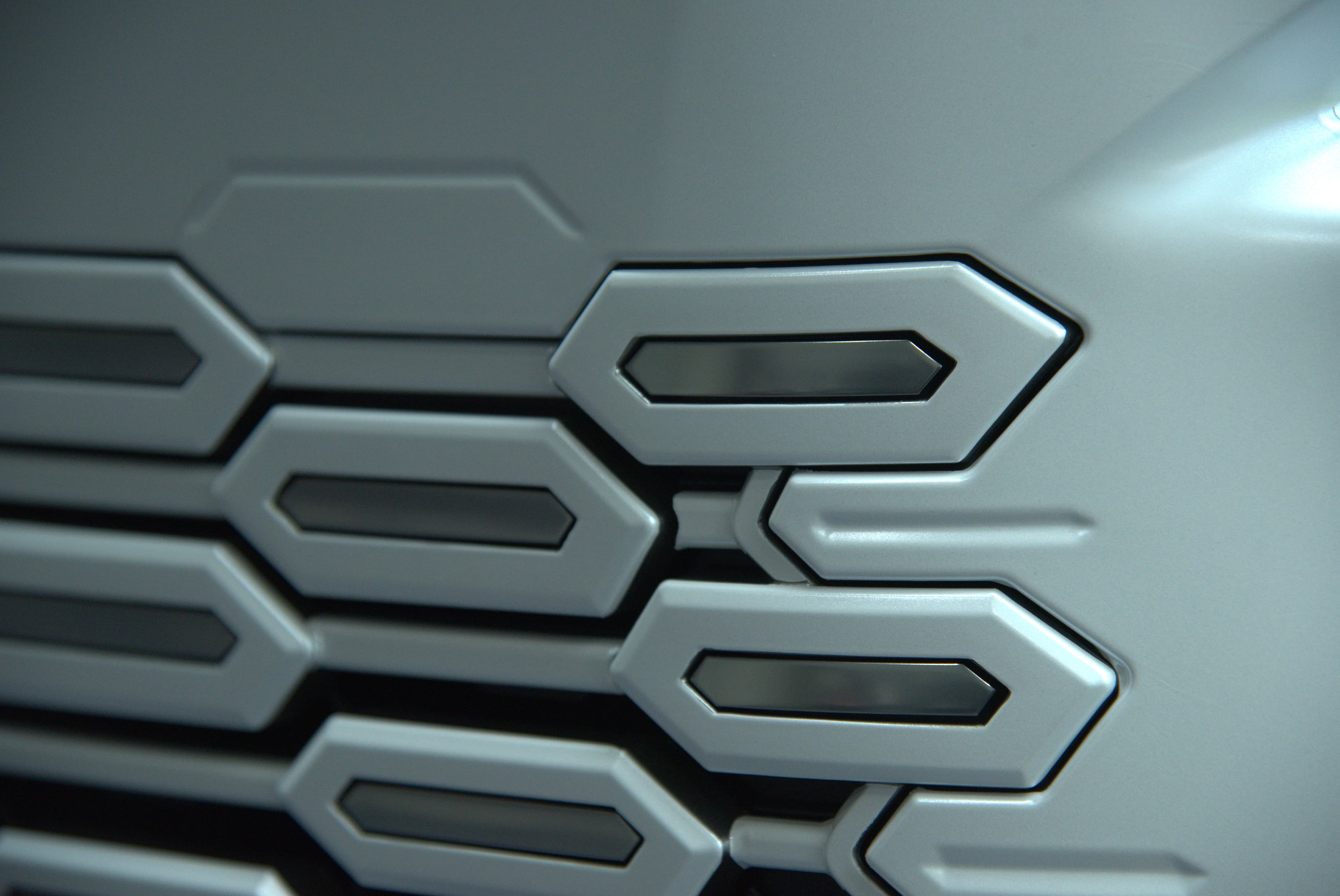 Leuxs LM500h 全車消光白 - 2