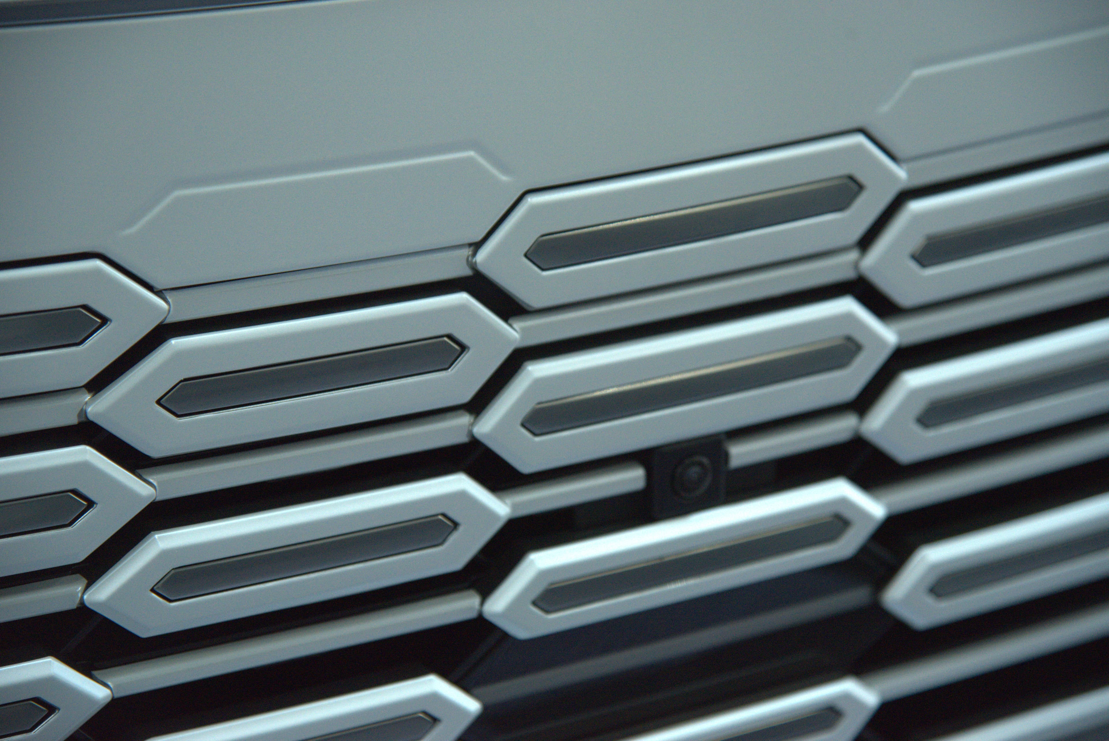 Leuxs LM500h 全車消光白 - 3