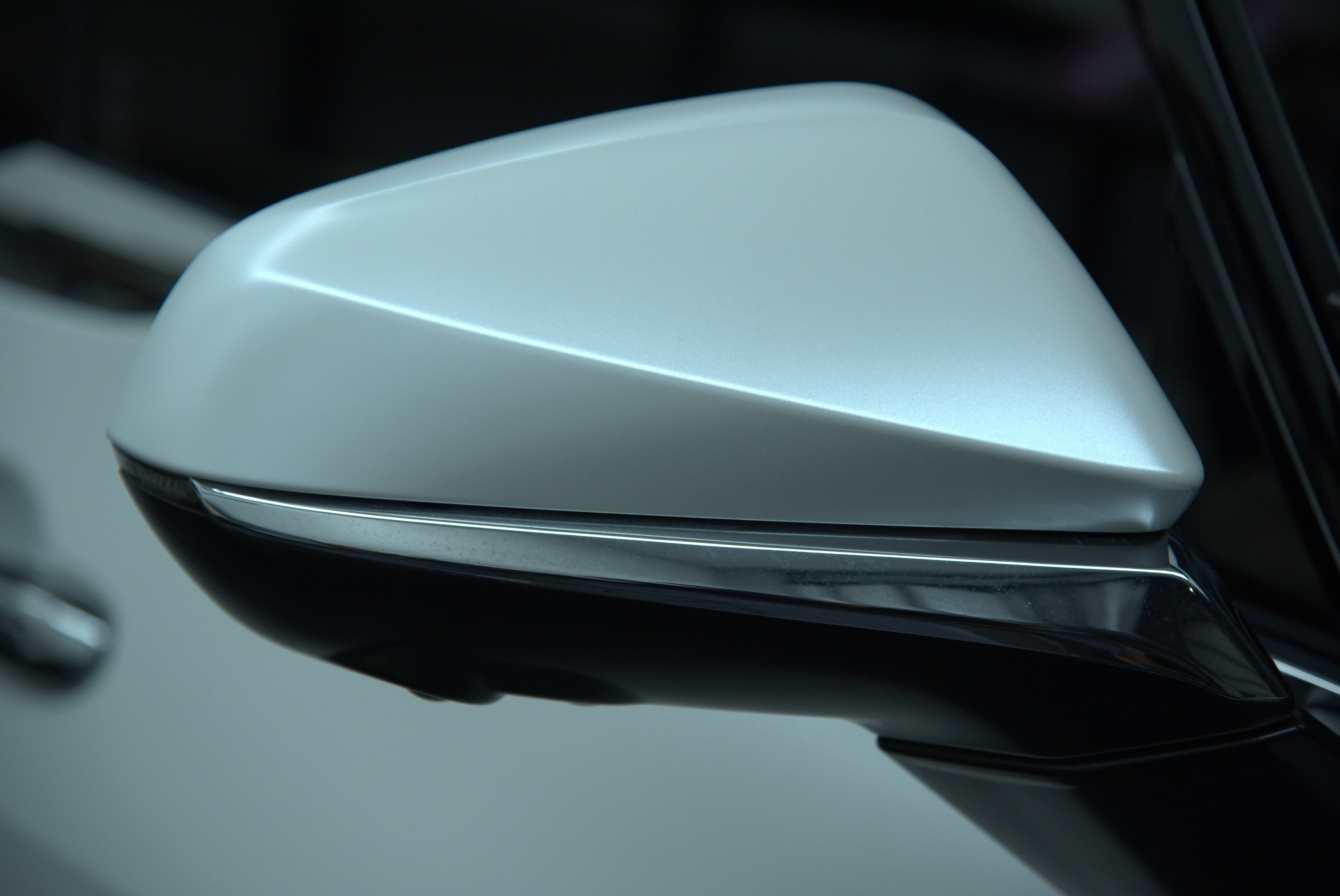 Leuxs LM500h 全車消光白 - 7