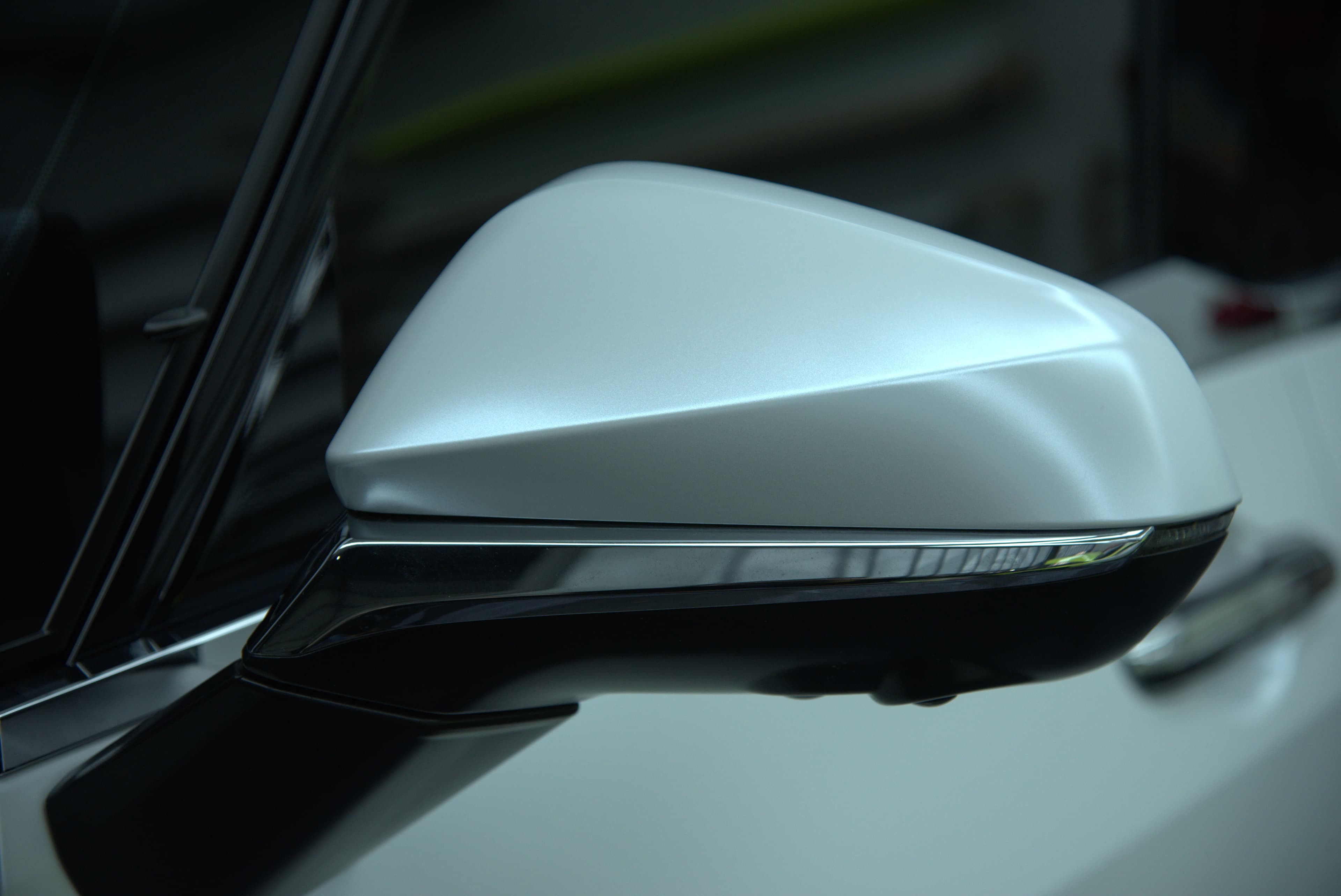 Leuxs LM500h 全車消光白 - 10