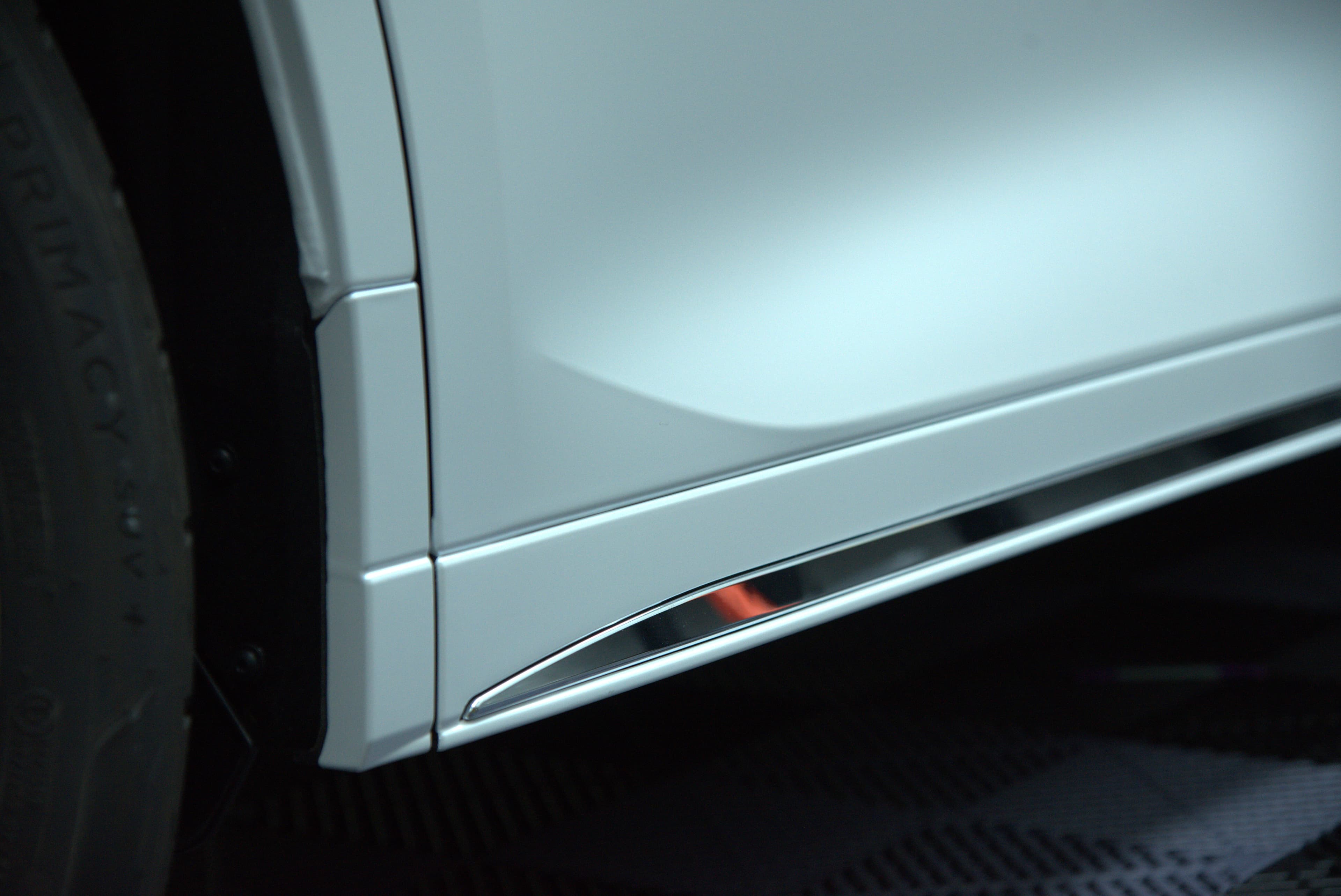 Leuxs LM500h 全車消光白 - 20