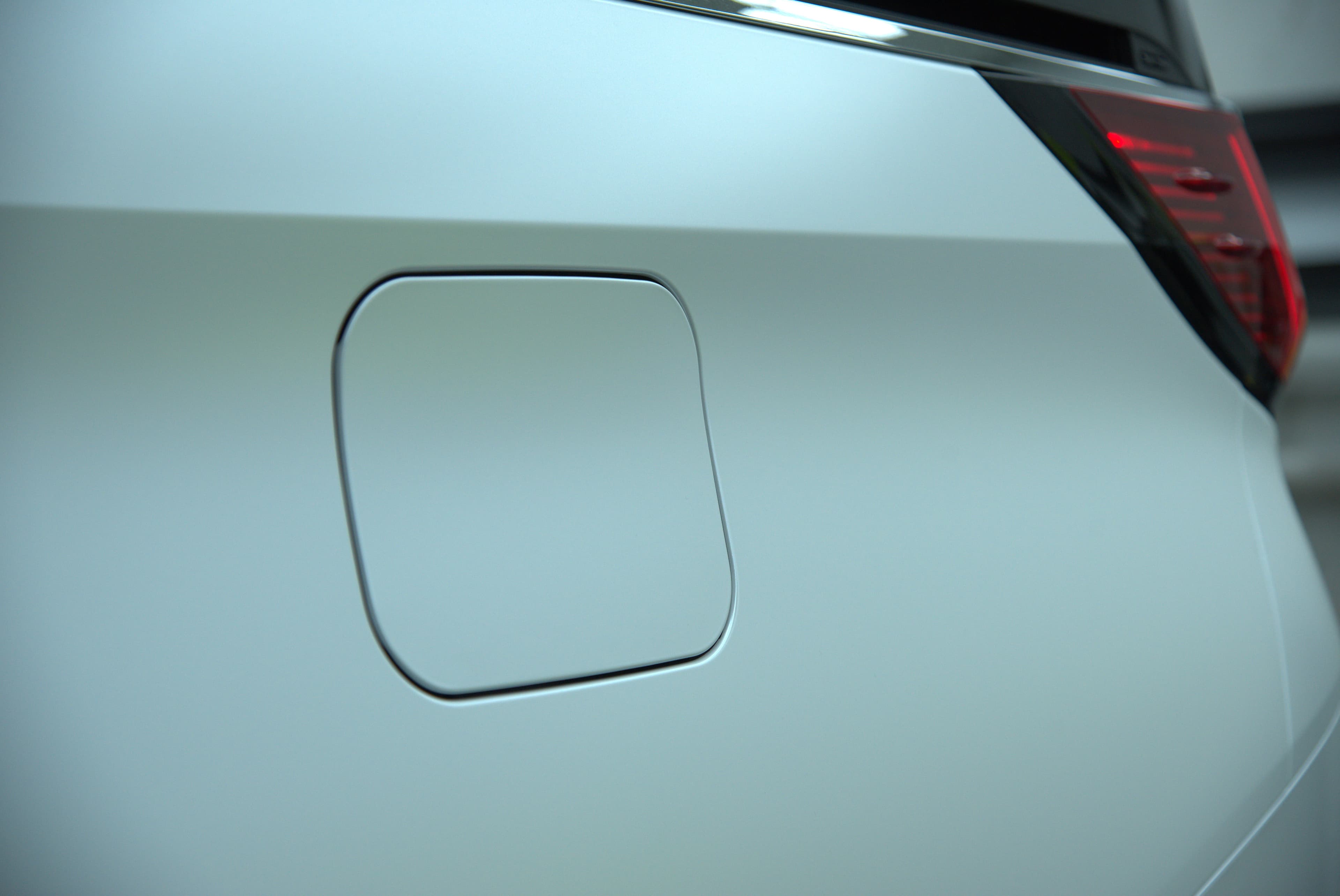 Leuxs LM500h 全車消光白 - 31