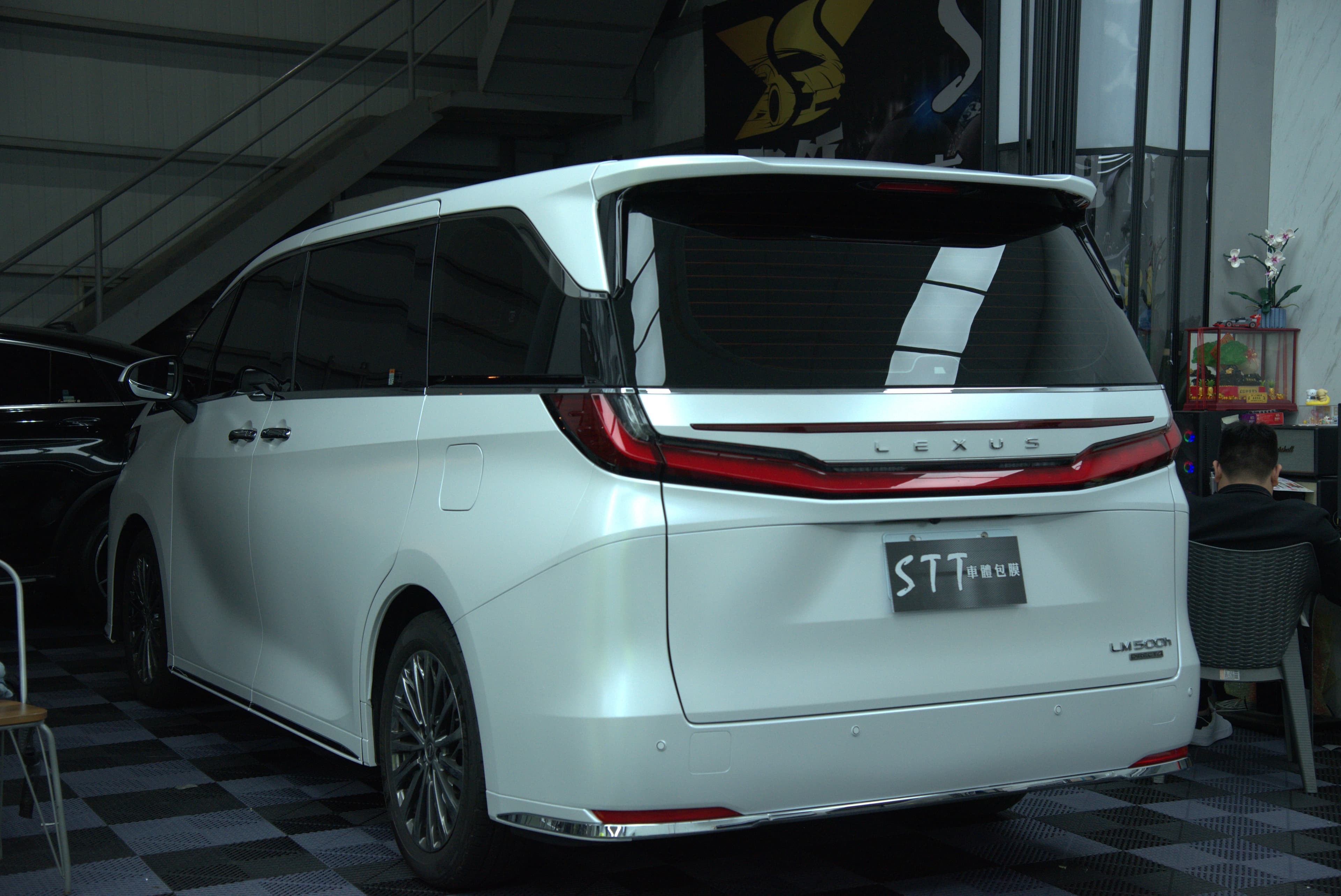 Leuxs LM500h 全車消光白 - 33