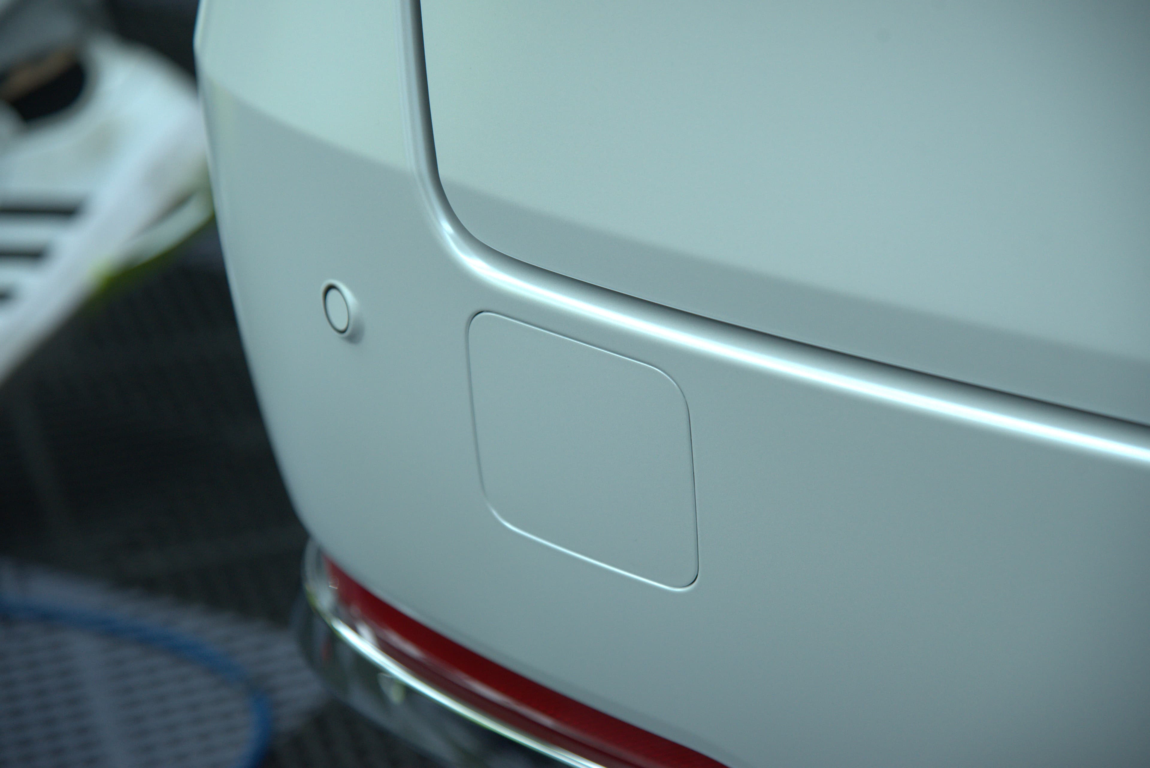 Leuxs LM500h 全車消光白 - 39