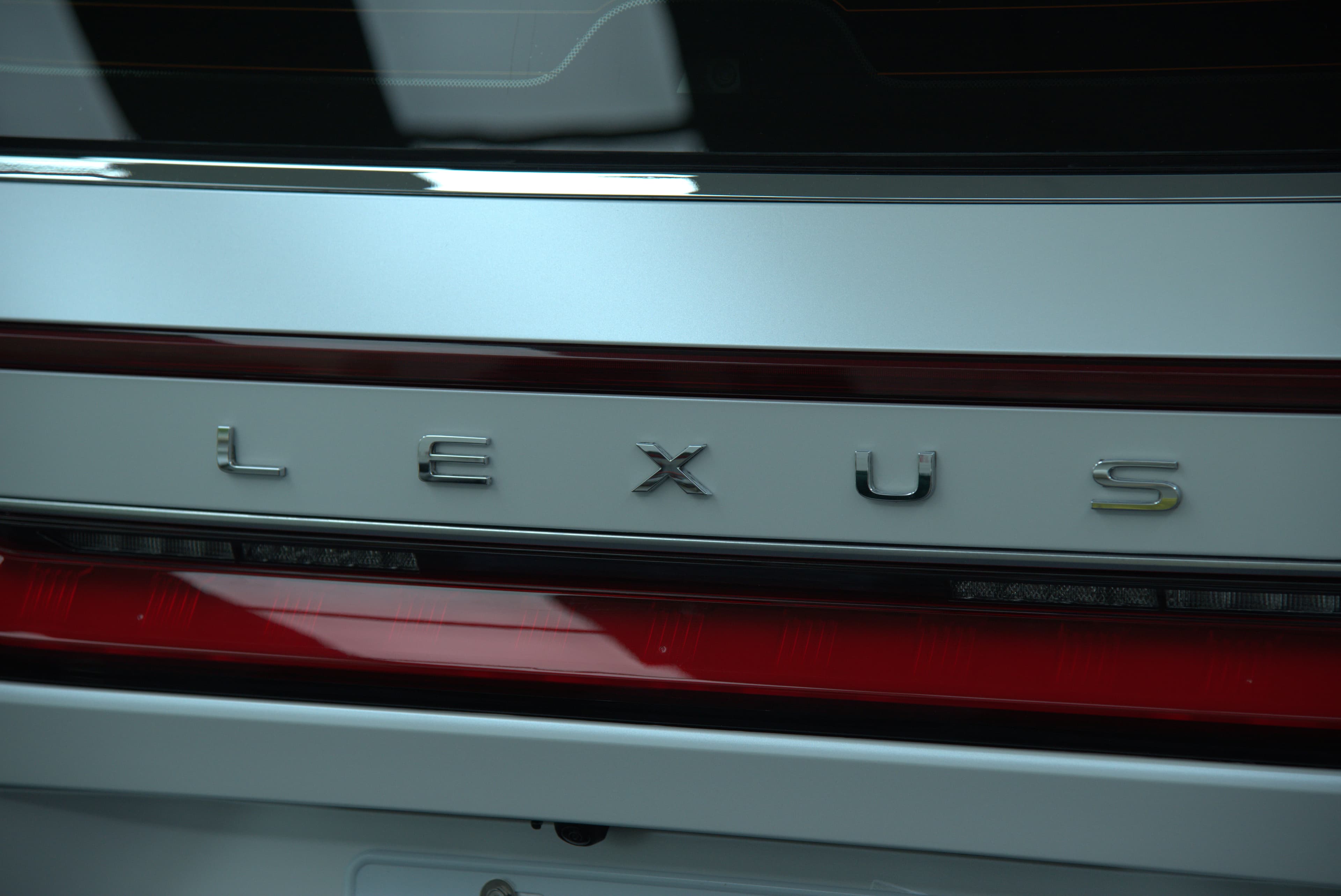 Leuxs LM500h 全車消光白 - 40