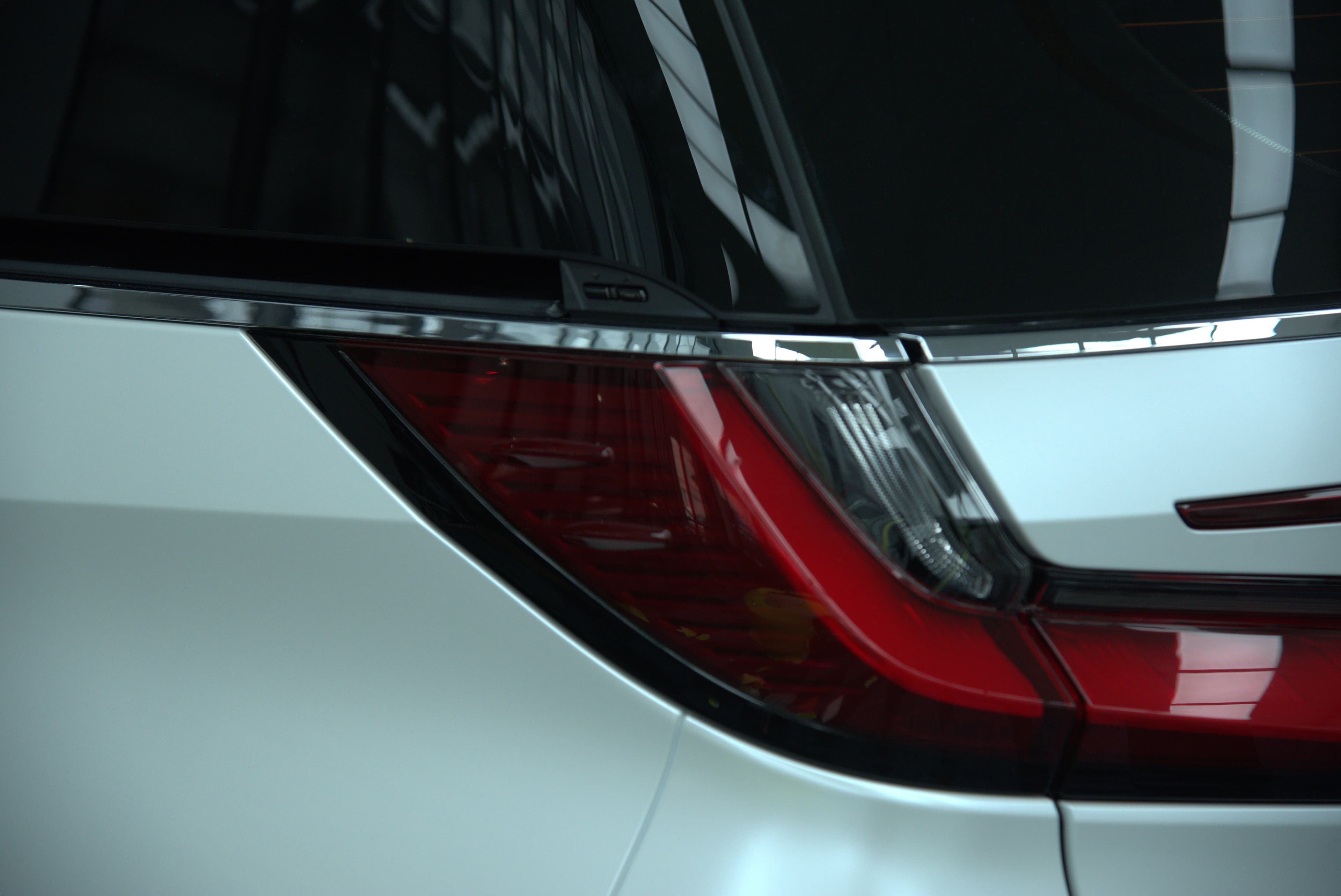 Leuxs LM500h 全車消光白 - 43