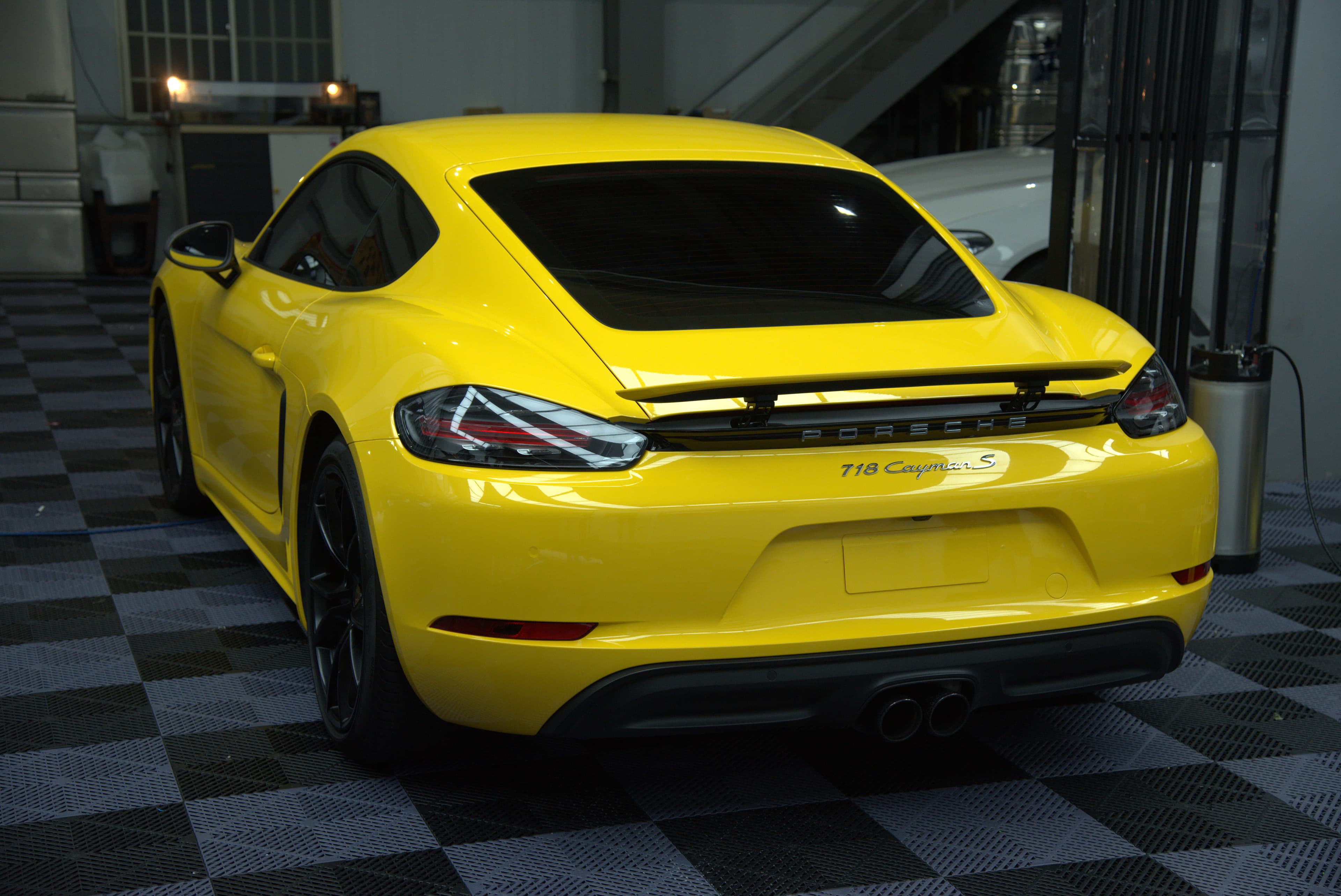 Porsche 718 Cayman S 全車改色 螢光黃 - 11