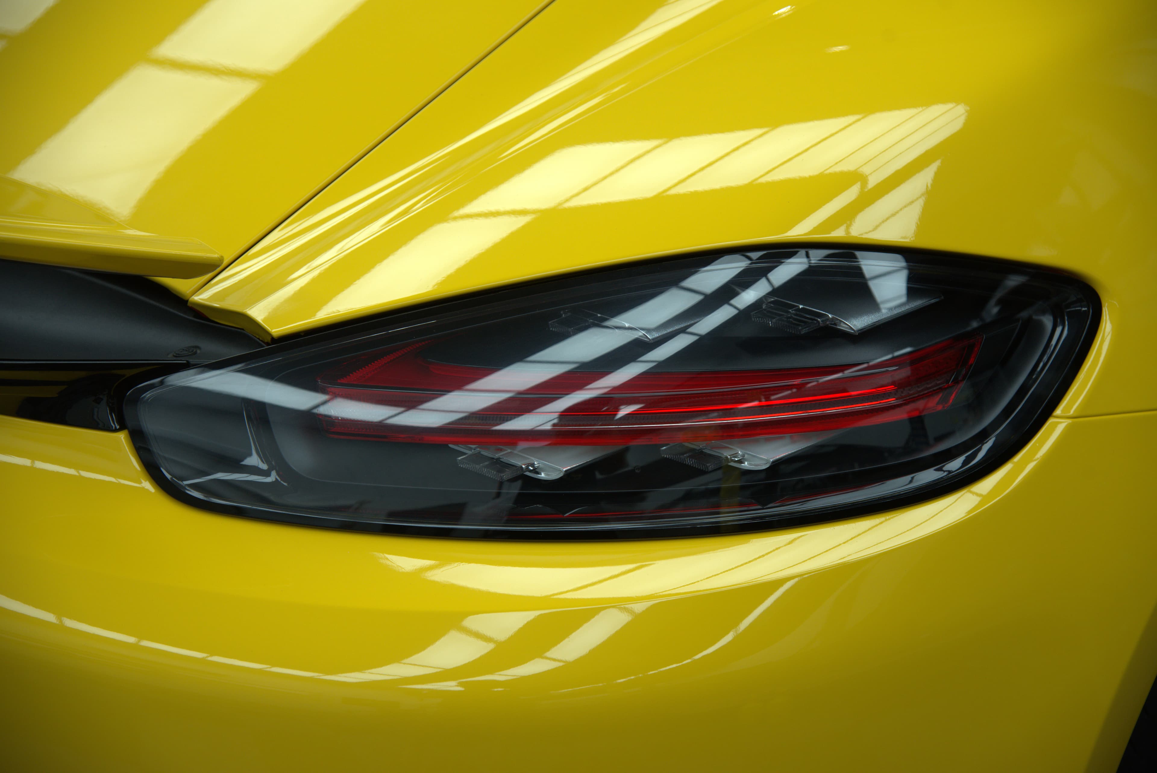 Porsche 718 Cayman S 全車改色 螢光黃 - 16